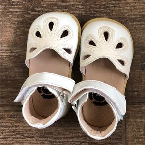 Livie and Luca shoes size 4 toddler